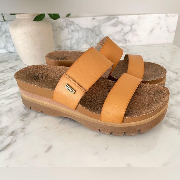 Reef Cushion Vista Hi Natural Brown Sandals Platform - Picture 2 of 8